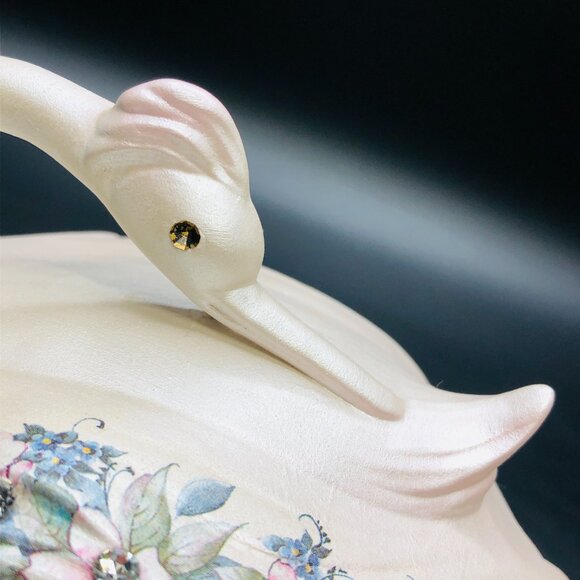 Vintage BERGER Italy Pearlescent Porcelain Swan Trinket Jewelry Dresser Box - Picture 3 of 15